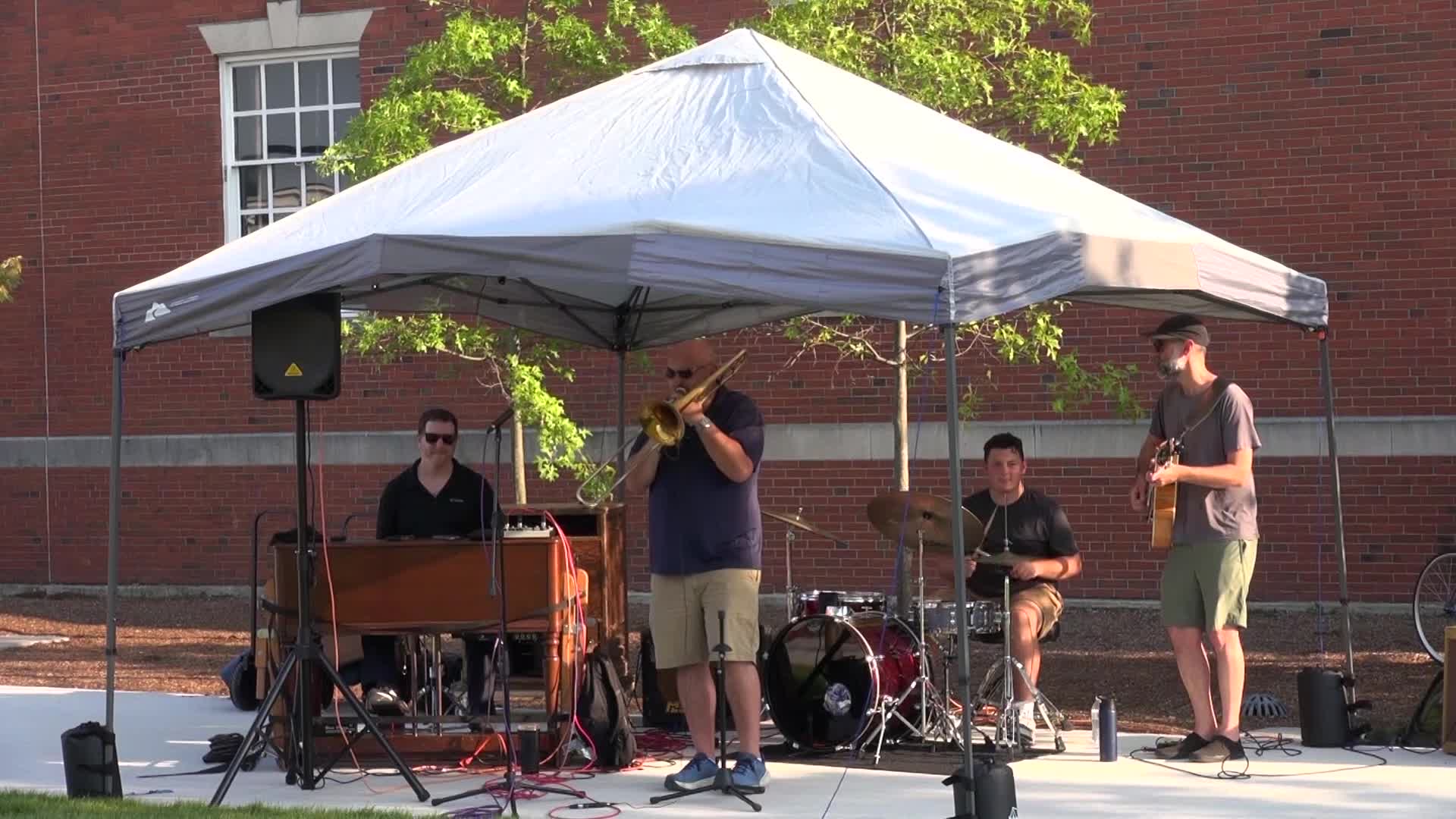 Thumbnail image for NEW! THE BRIAN THOMAS QUINTET ON THE TOWN GREEN
