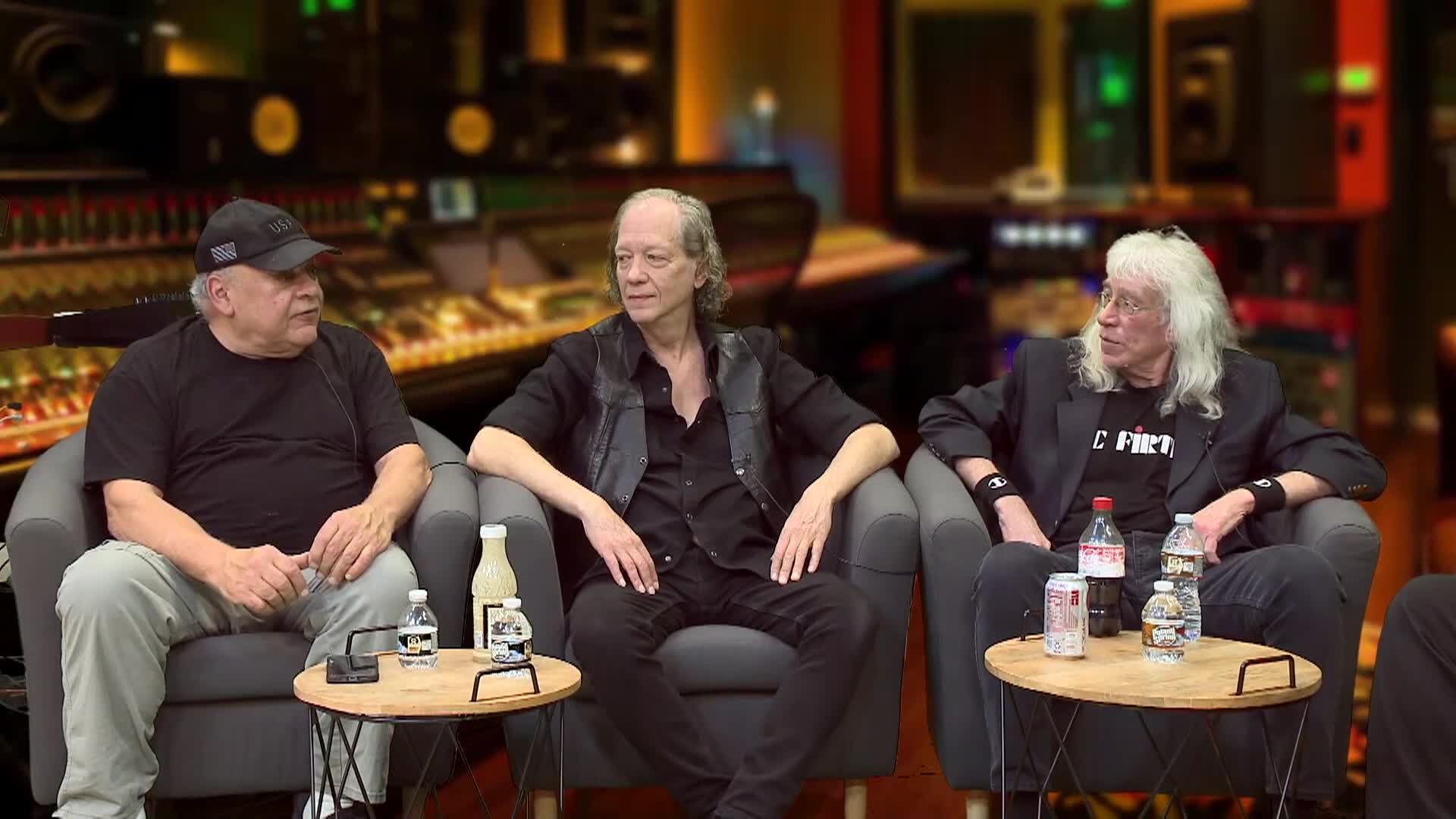 Talk 'N' Tunes --MEET VOODOO CHILE !